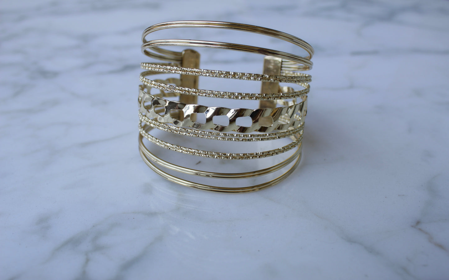 Brazalete Grueso Dorado
