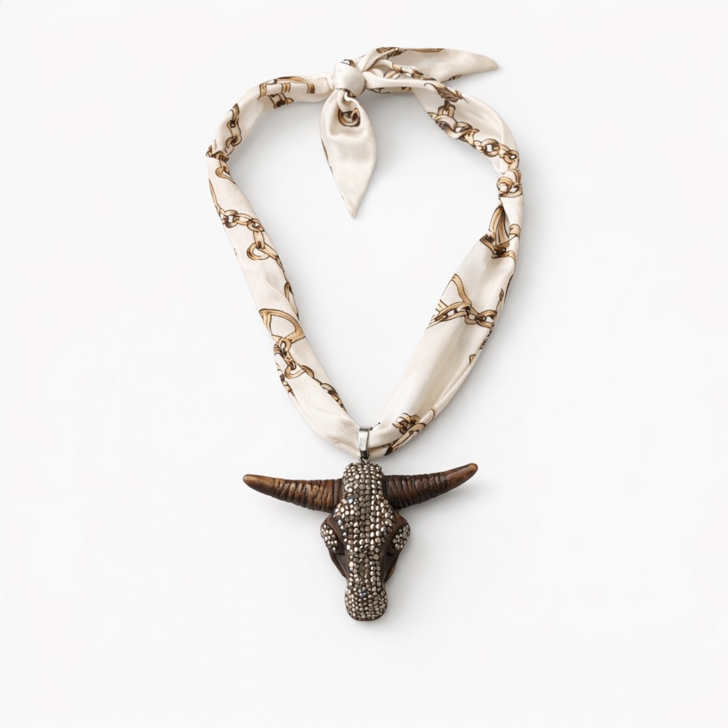 Collar Pañuelo Toro - Actitud que se lleva puesta